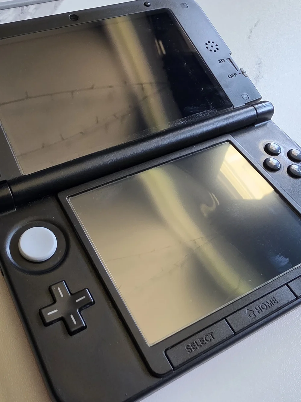Nintendo 3DS XL In Red With 128gb SD Card, Charger And Stylus